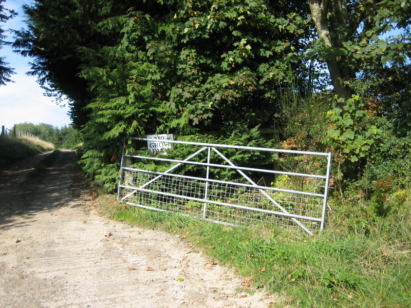 Entrance to Grove Farm from Upper Hergest